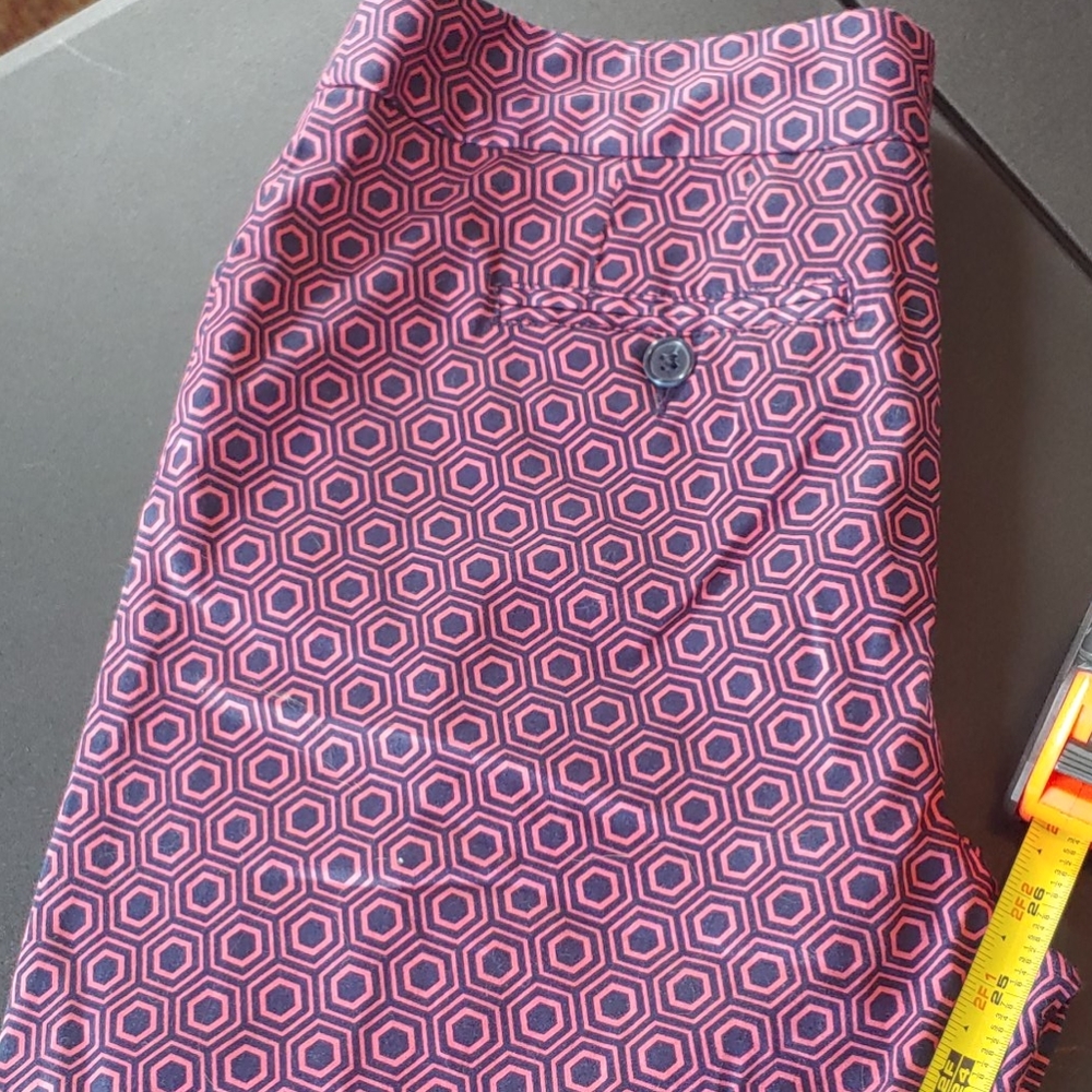 Geometric patterned crops - Picture 3 of 3